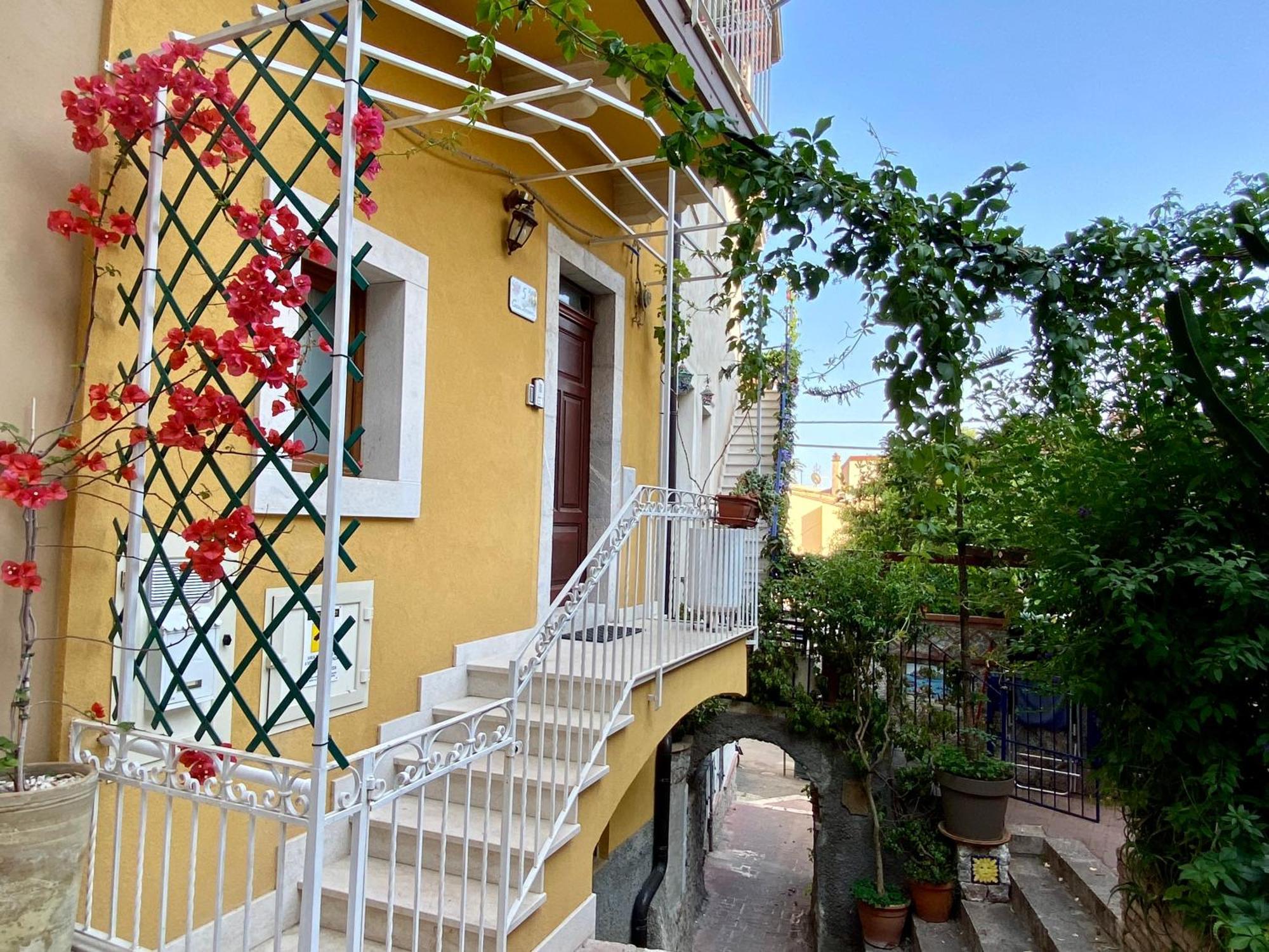 Sole Apartment تاورمينا المظهر الخارجي الصورة